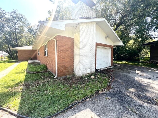 101 Elliott Dr