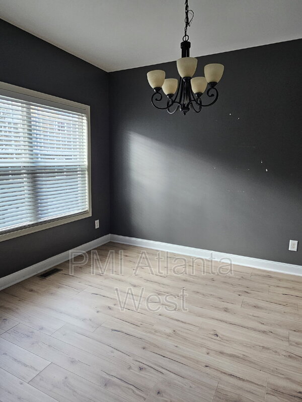 Photo - 701 McWilliams Rd SE