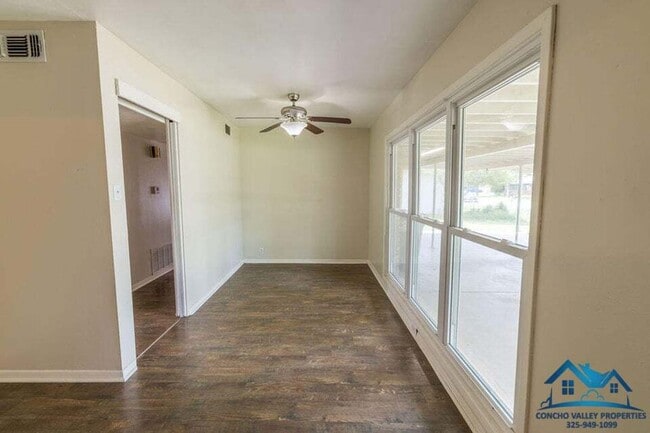 Photo - For Rent - 3 Bed/ 2 Bath