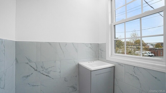 Photo - 164-35 109th Ave