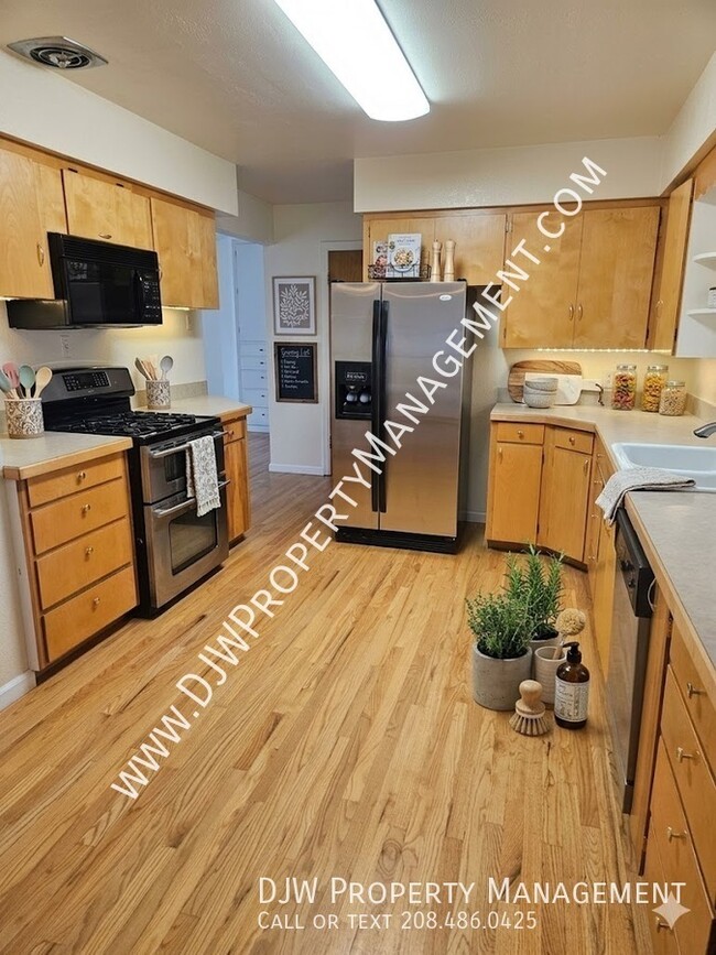 Photo - 7196 Edna Ln