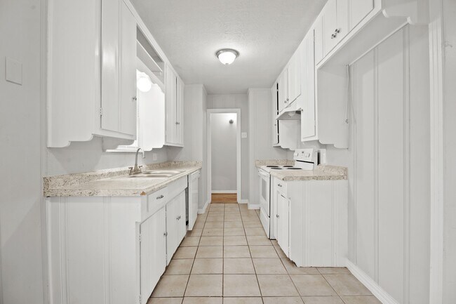 Photo - 728 22nd Ave N