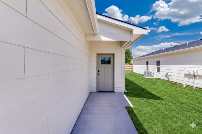 Photo - Beautiful Three Bedroom, Two Bathroom