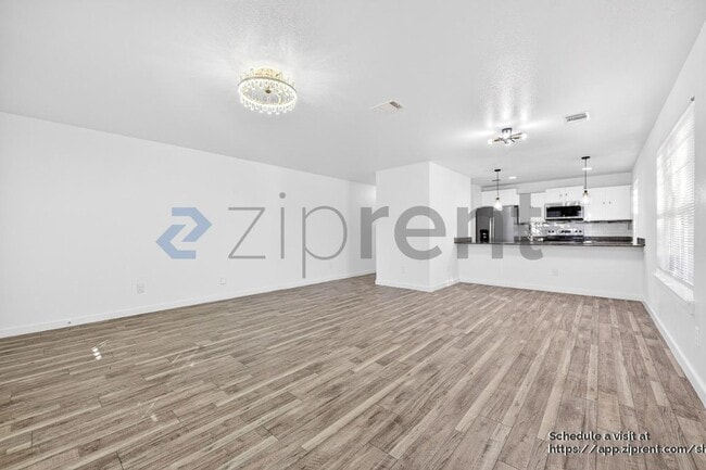 Photo - 3226 Navaro St