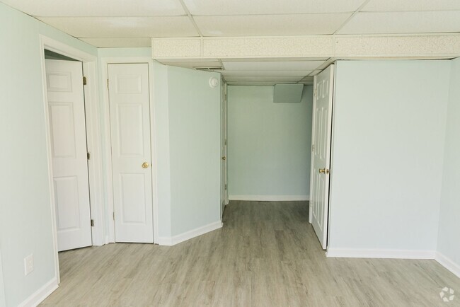 Building Photo - 114 Statford Ct Unit Apt #B