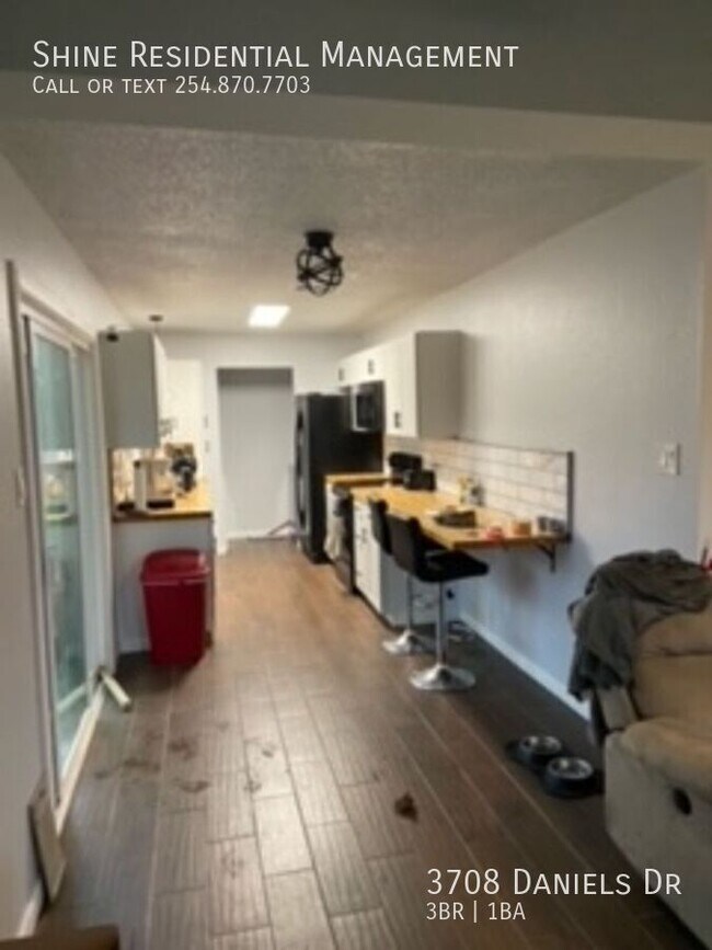 Photo - 3708 Daniels Dr