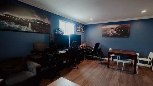 Photo - 1449 E 25th St