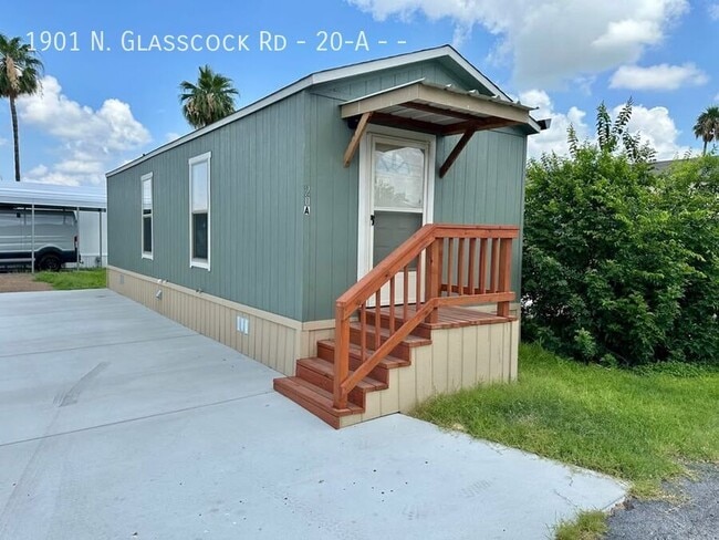 Photo - 1901 N Glasscock Rd