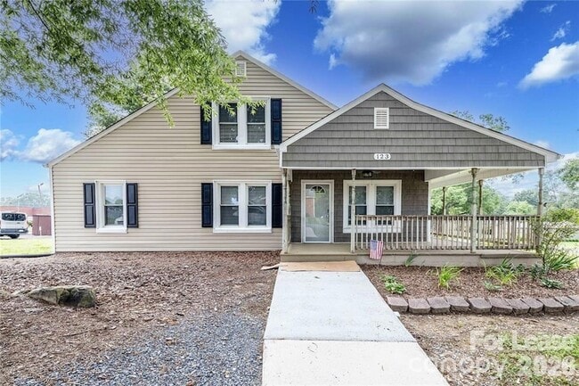 Building Photo - 123 E 2nd St