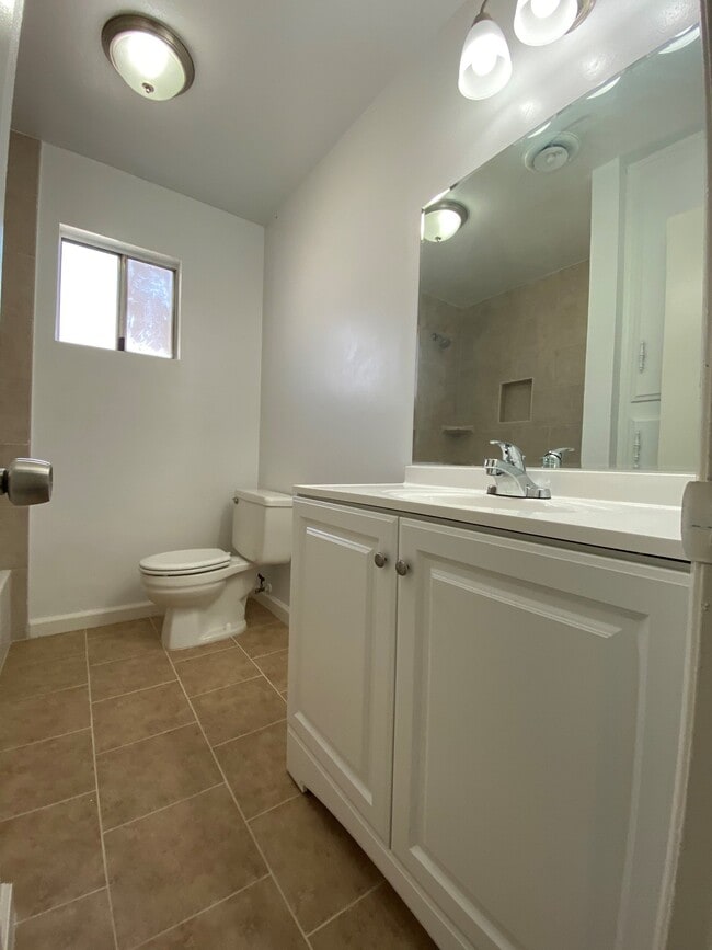Photo - 4225 Parkwood Ct Unidad 4