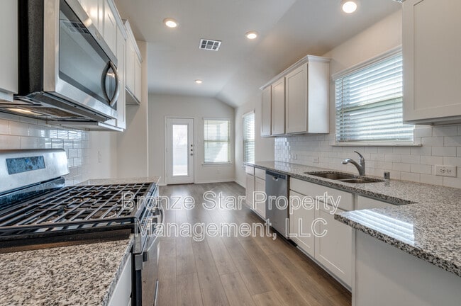 Photo - 1621 Ferguson Ln