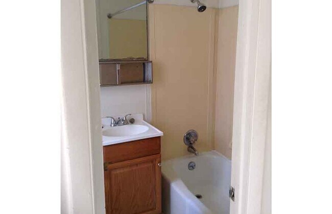 Photo - Telford 3405