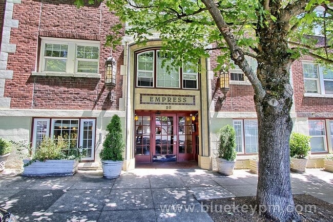 Building Photo - Studio Condo Available in Pearl District  ...