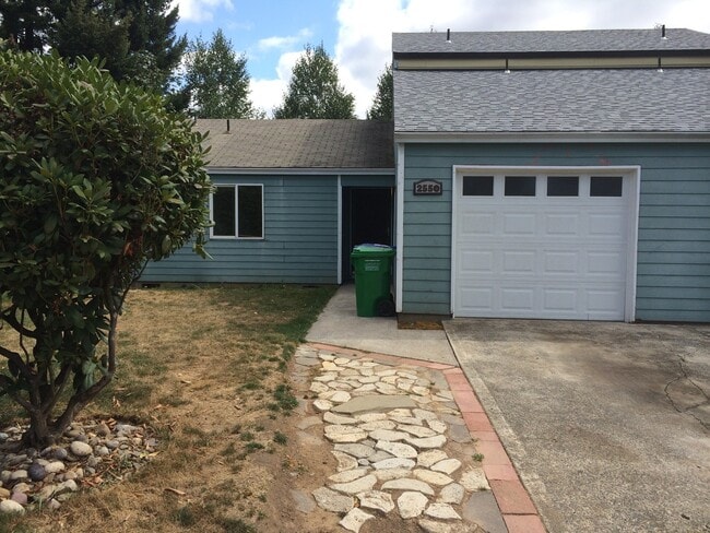 Photo - Great duplex in Gresham! rentalsc21.com