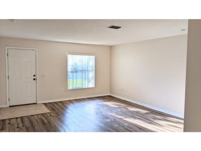 Photo - House in North Palm Coast, FL MOVE IN INCE...