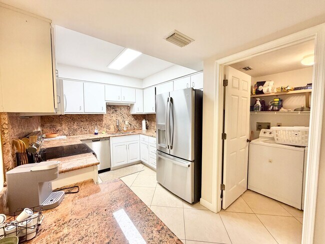 Photo - ** VANDERBILT VILLAS ** 3 BED / 2 BATH - 1ST FLOOR CONDO - NEAR THE BEACH! - ANNUAL RENTAL