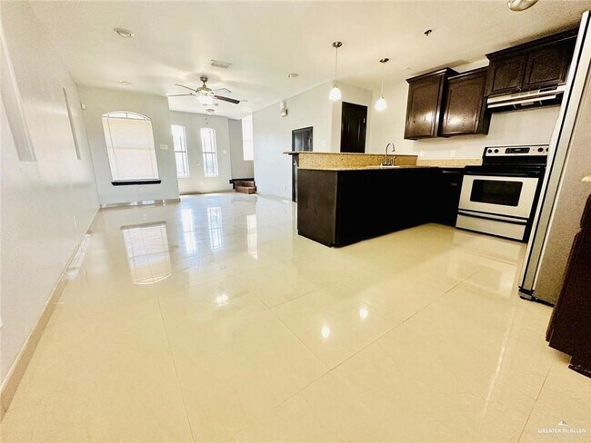 Photo - 10 West Dr