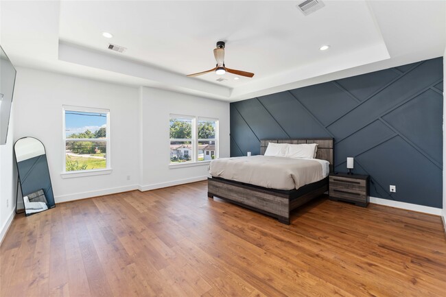 Photo - 3040 Webster St