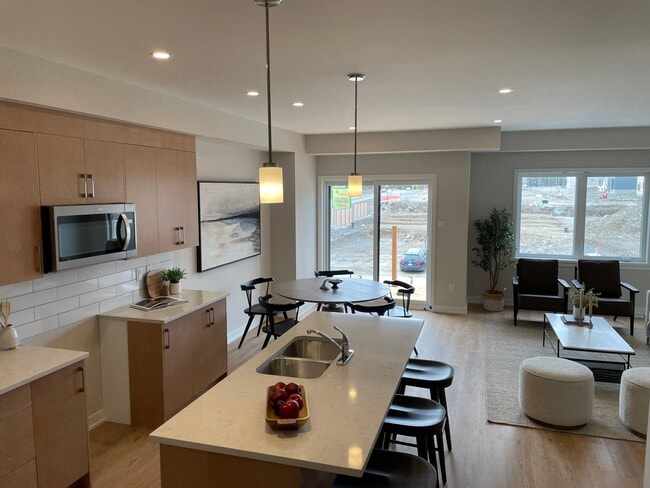 Building Photo - 1234 Cope Dr