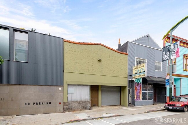 Building Photo - 2530 3rd St