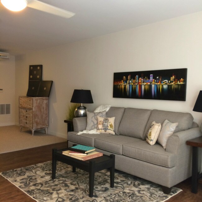 Studio Apartment - The Livery Apartments