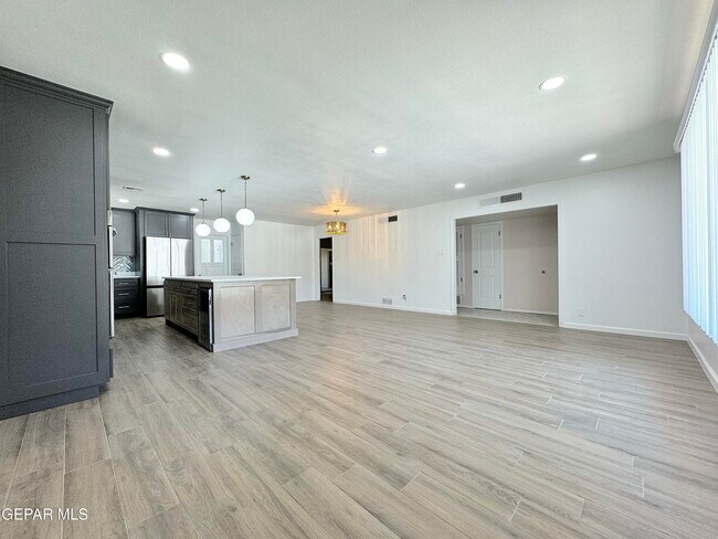 Photo - 5801 Beaumont Pl