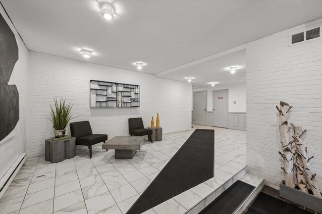 Photo - 636 W Webster Ave Unit 304