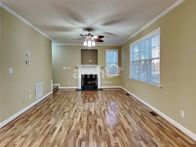 Photo - 1105 Stonewater Dr