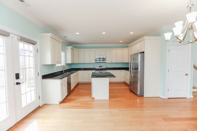 Photo - Beautiful Move-In Ready craftsman style home in Norfolk!