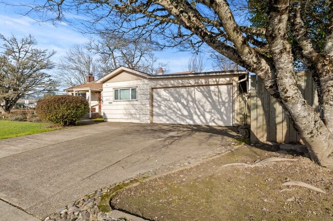 Photo - 2055 NW Beca Ave