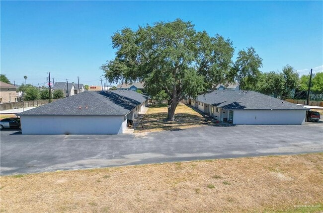 Building Photo - 15 Valley View Dr Unit A1