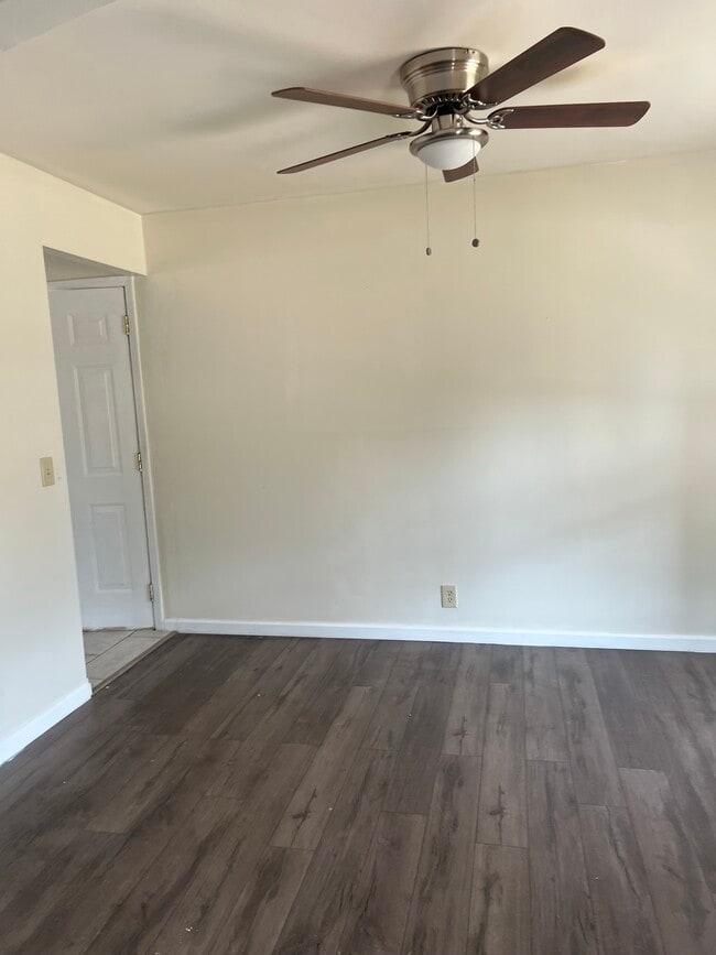 Photo - 1433 Kew Gardens Dr
