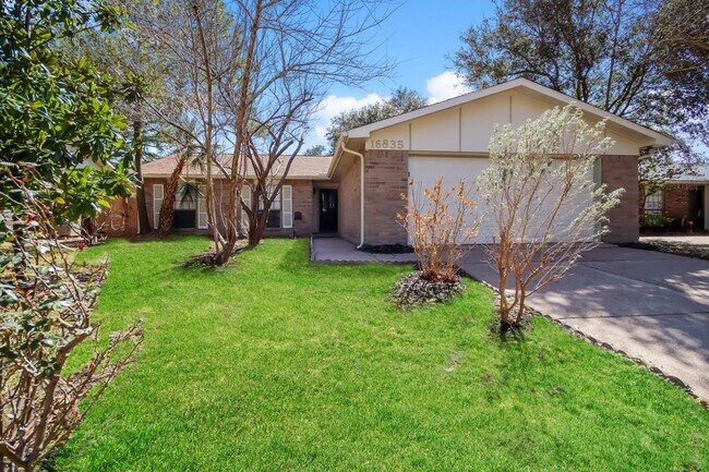 Building Photo - 16835 Grampin Dr