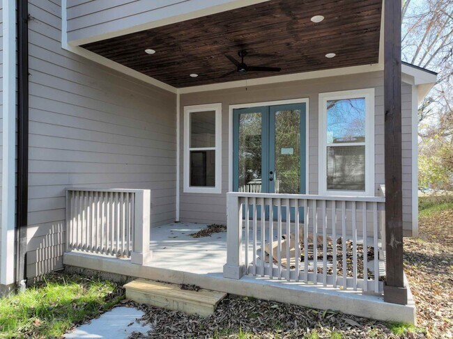 Photo - 2029 Rosemary Ln