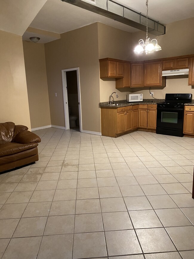 Photo - 1800 W 21st Plz Unit 1 Floor