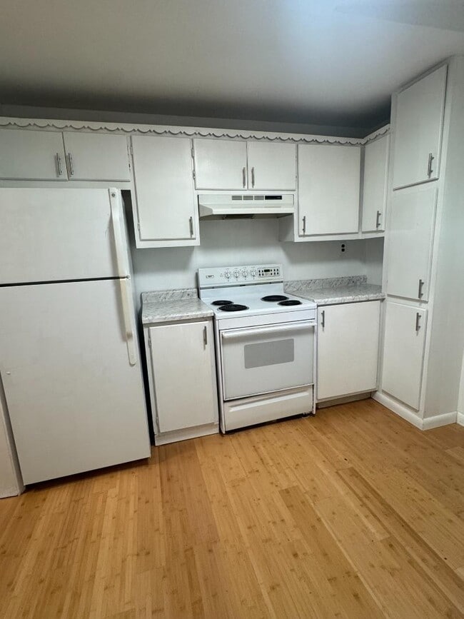 Photo - 460 W Napier Ave