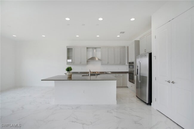 Building Photo - 20195 Ainsley St