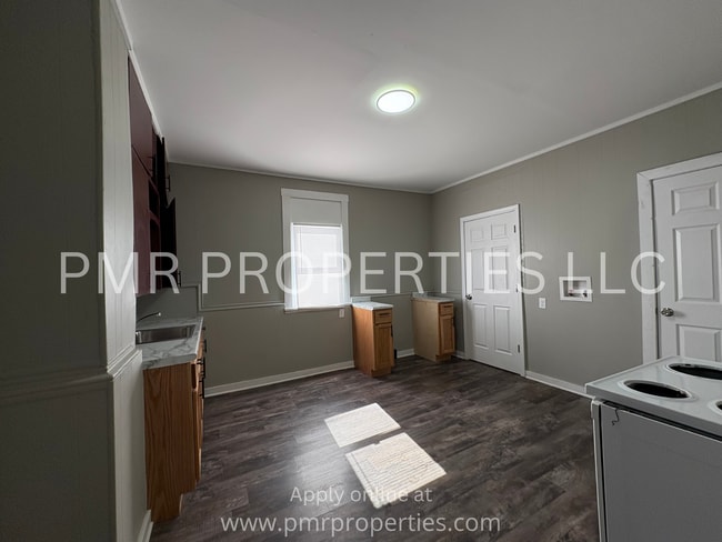 Photo - Studio/ 1 Bathroom-House