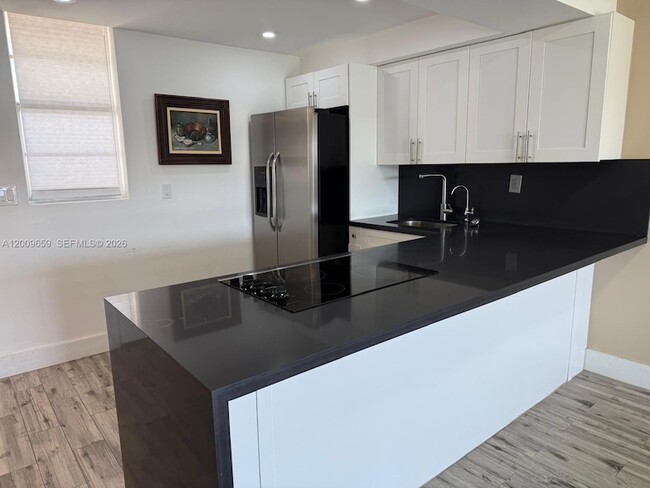 Photo - 2851 Leonard Dr Unidad J505