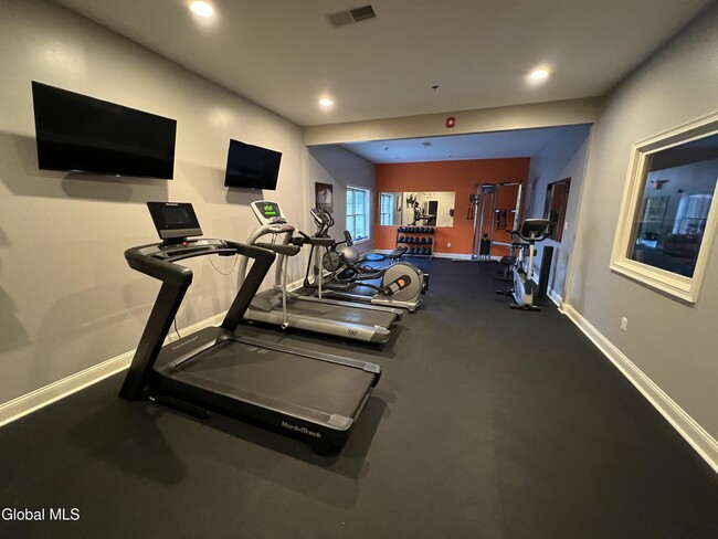 Photo - 48 Bavarian Wy Unidad 125