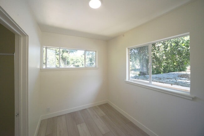 Photo - 223 S Padre Juan Ave Unidad A Upstairs