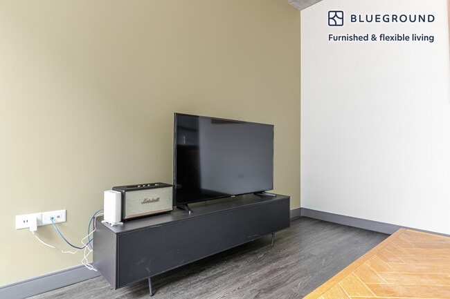 60 E Randolph St Unit SI FL9-ID1371