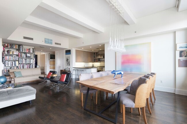 Photo - 161 Grand St