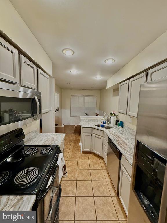 Photo - 212 Nottingham Ct