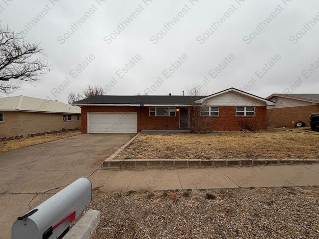 Building Photo - Cute 3 bedroom 2 bath brick home.