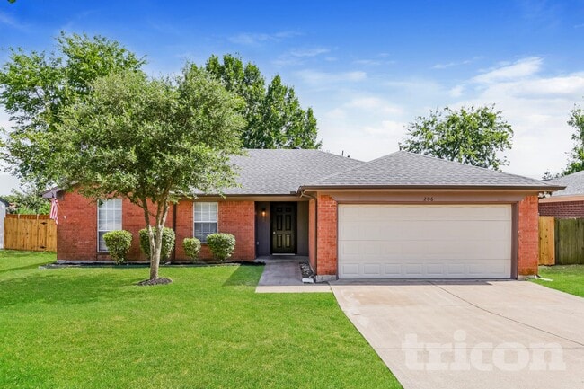 Building Photo - 206 Briarglen Dr