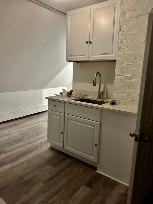 Photo - 23 Hanover St Unit 3