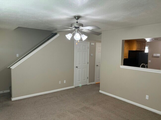 Photo - 586 Legacy Ln