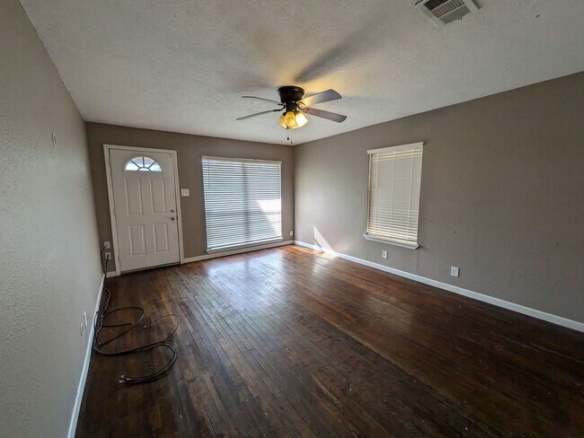 Photo - 3486 Westmoreland Ave