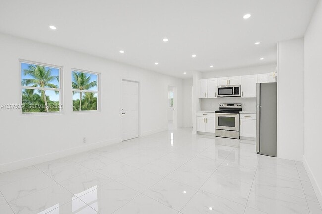 105 NW 14th Way Unit 0
